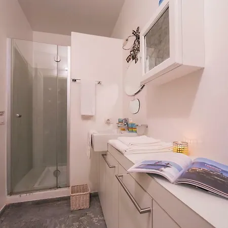 Riva Di Apartment